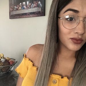 Meet your Posher, Tania